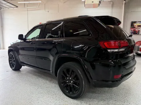 Another view of 2021 Jeep Grand Cherokee Altitude for sale in Troy, MI at City of Cars