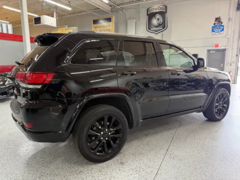 More photos of 2021 Jeep Grand Cherokee Altitude at City of Cars, MI