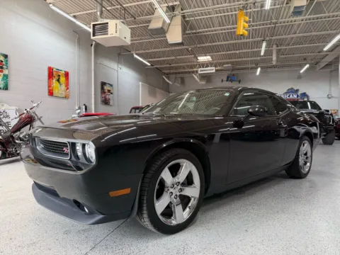 Black 2009 Dodge Challenger R/T for sale in Troy, MI
