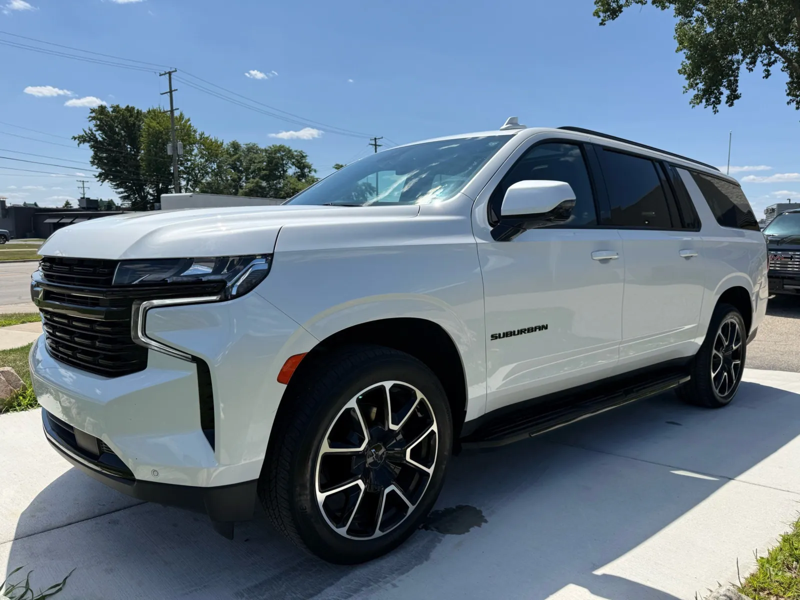 White 2023 Chevrolet Suburban 4WD RST for sale in Troy, MI