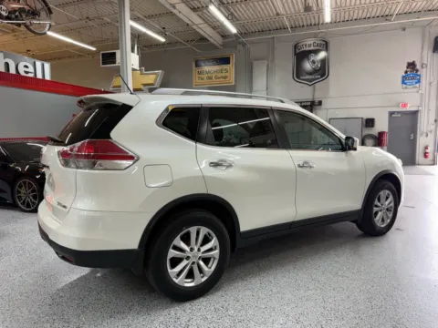 More photos of 2016 Nissan Rogue SV at City of Cars, MI