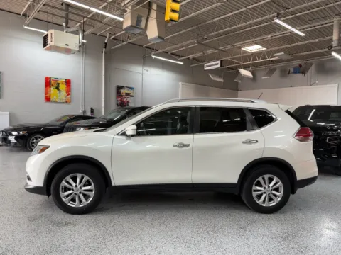 Photos of 2016 Nissan Rogue SV for sale in Troy, MI at City of Cars