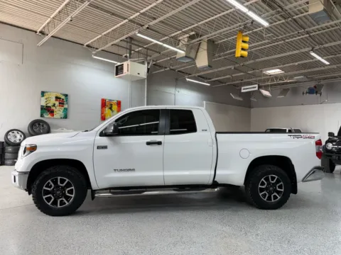 Photos of 2018 Toyota Tundra SR5 5.7L V8 for sale in Troy, MI at City of Cars