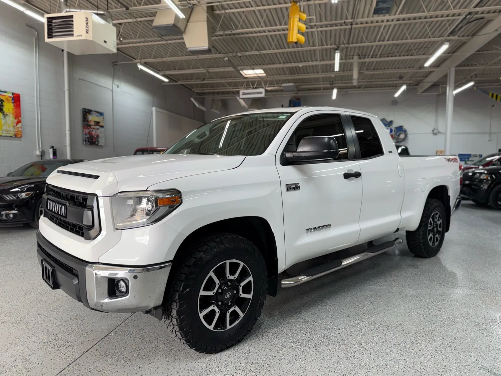 White 2018 Toyota Tundra SR5 5.7L V8 for sale in Troy, MI