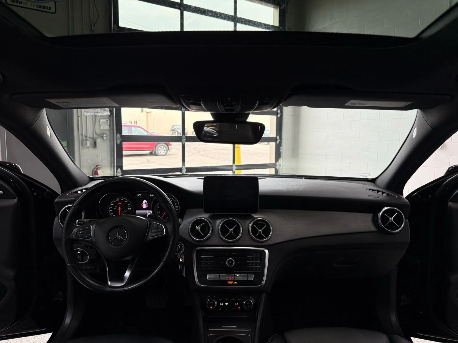 Mercedes-Benz GLA 250 photo 19