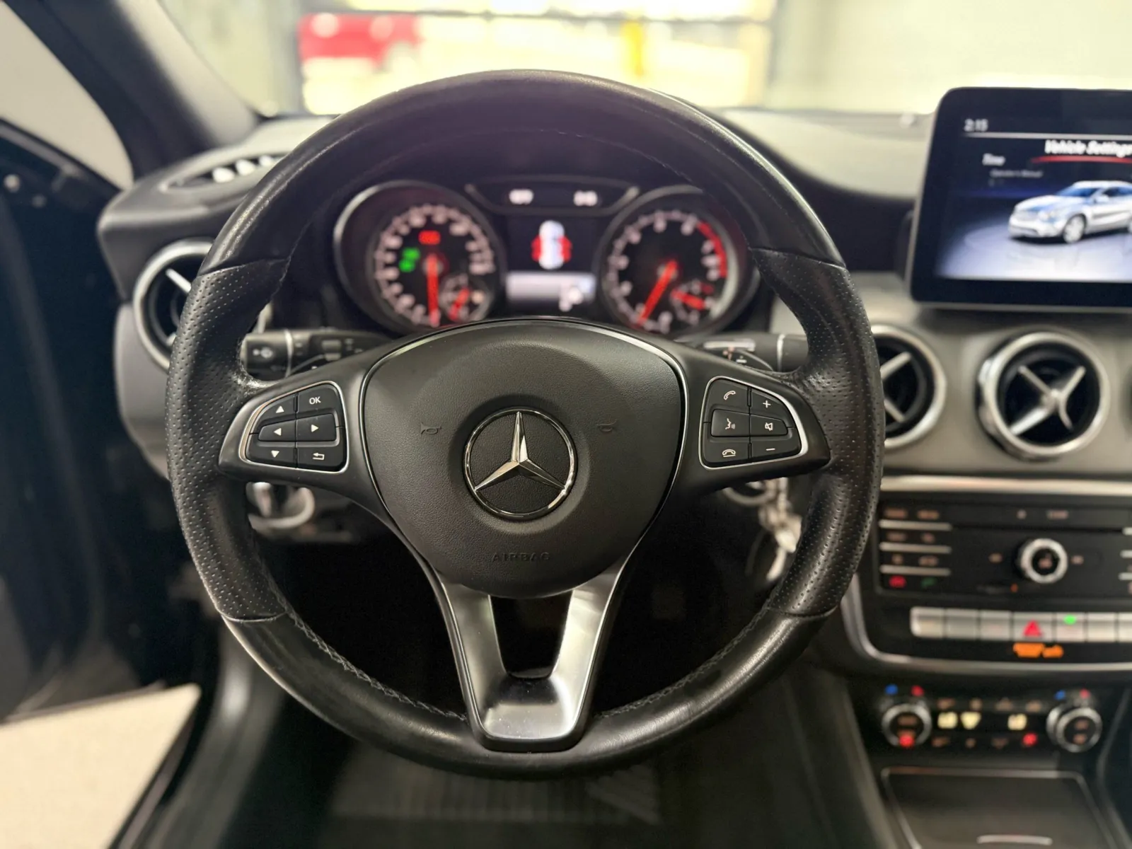 Mercedes-Benz GLA 250 photo 23