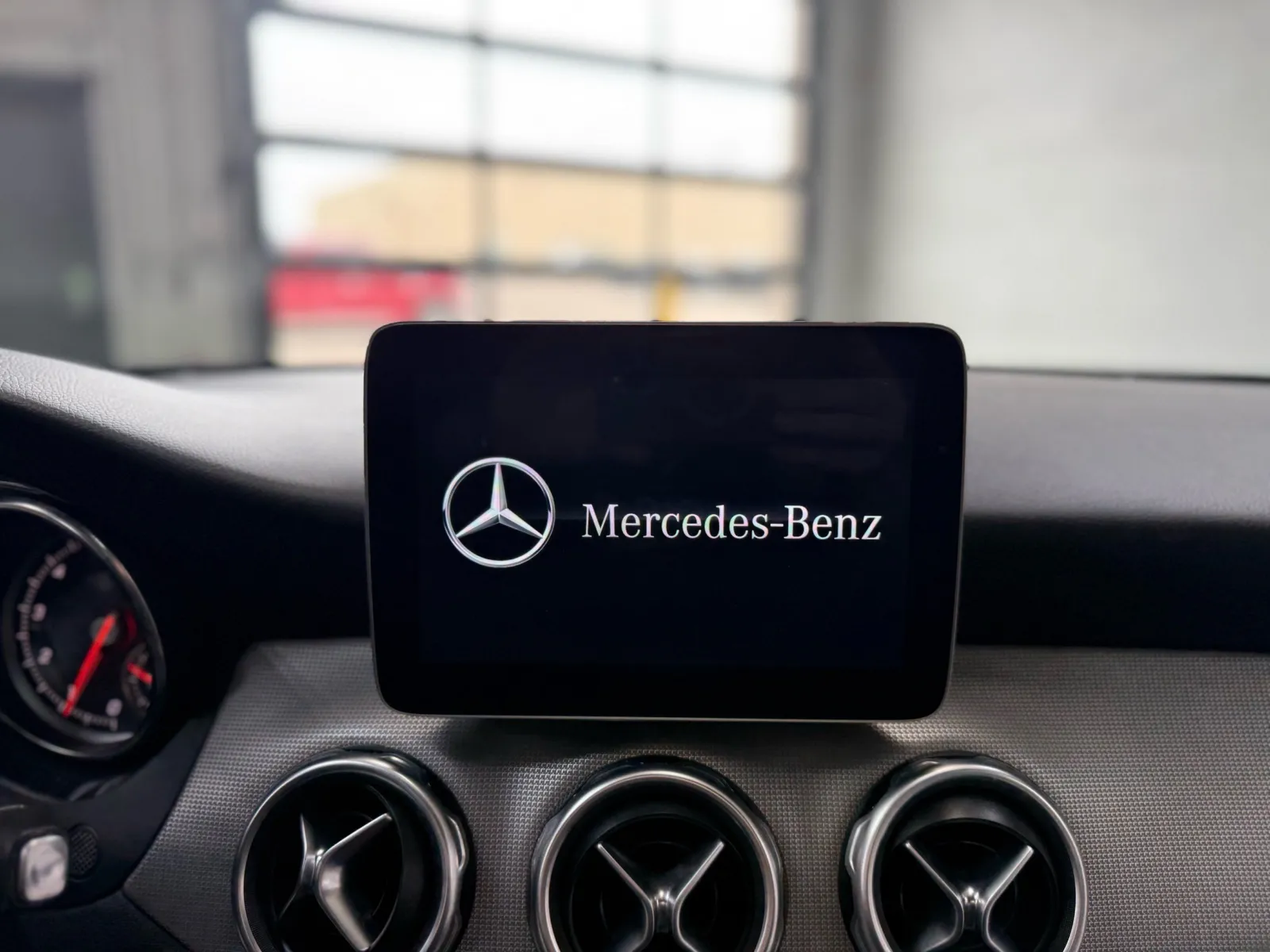 Mercedes-Benz GLA 250 photo 21