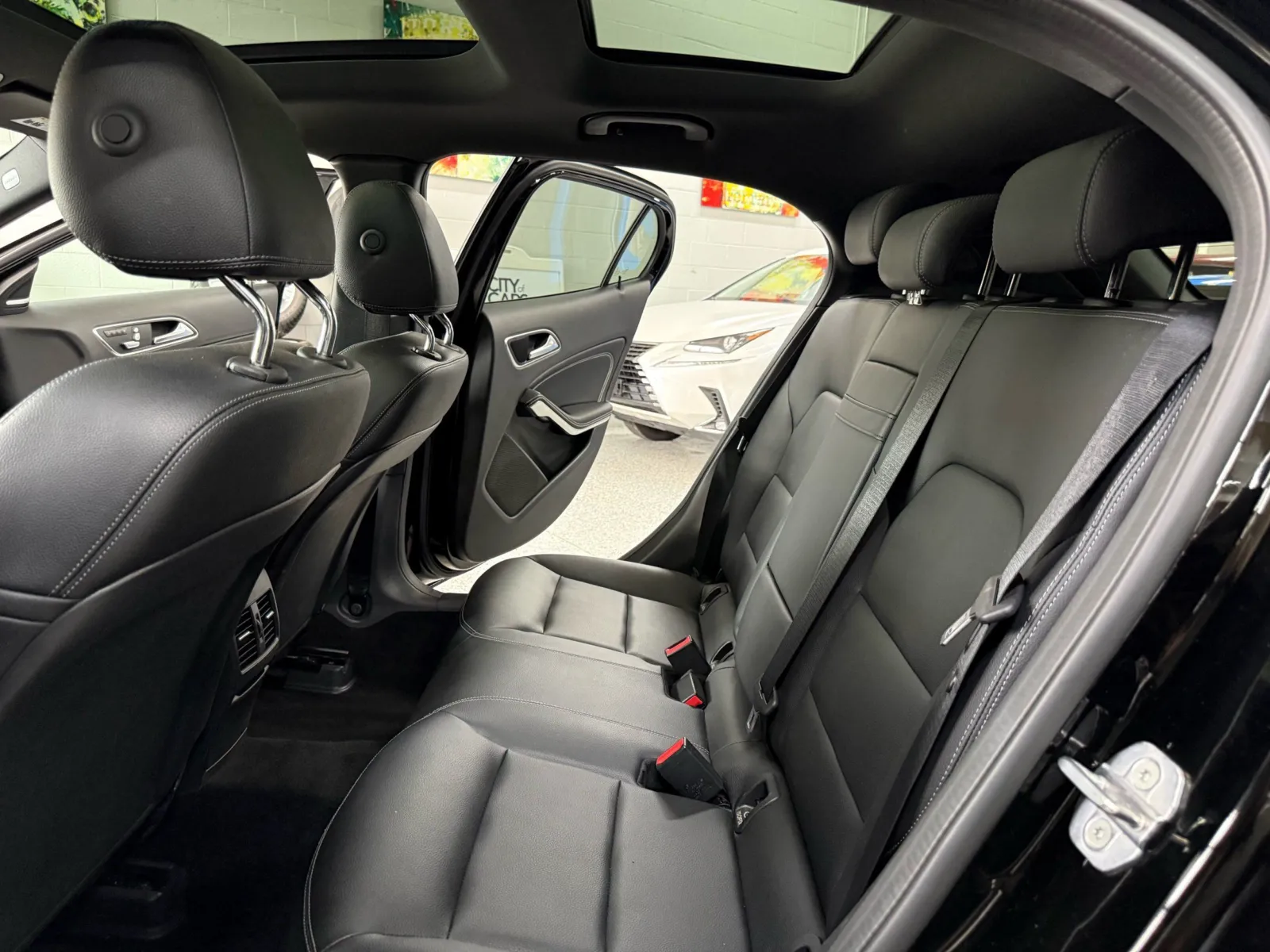Mercedes-Benz GLA 250 photo 13