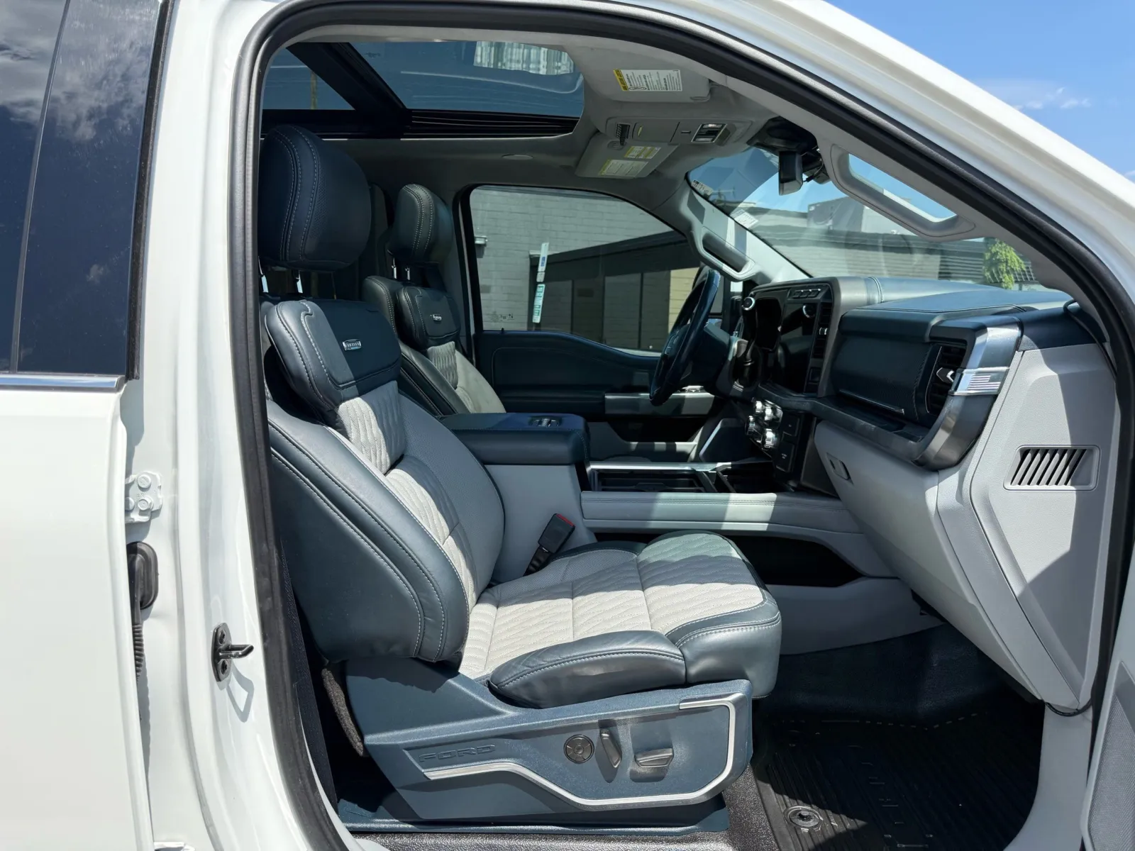2023 Ford F-450 Super Duty XL - Photo 17