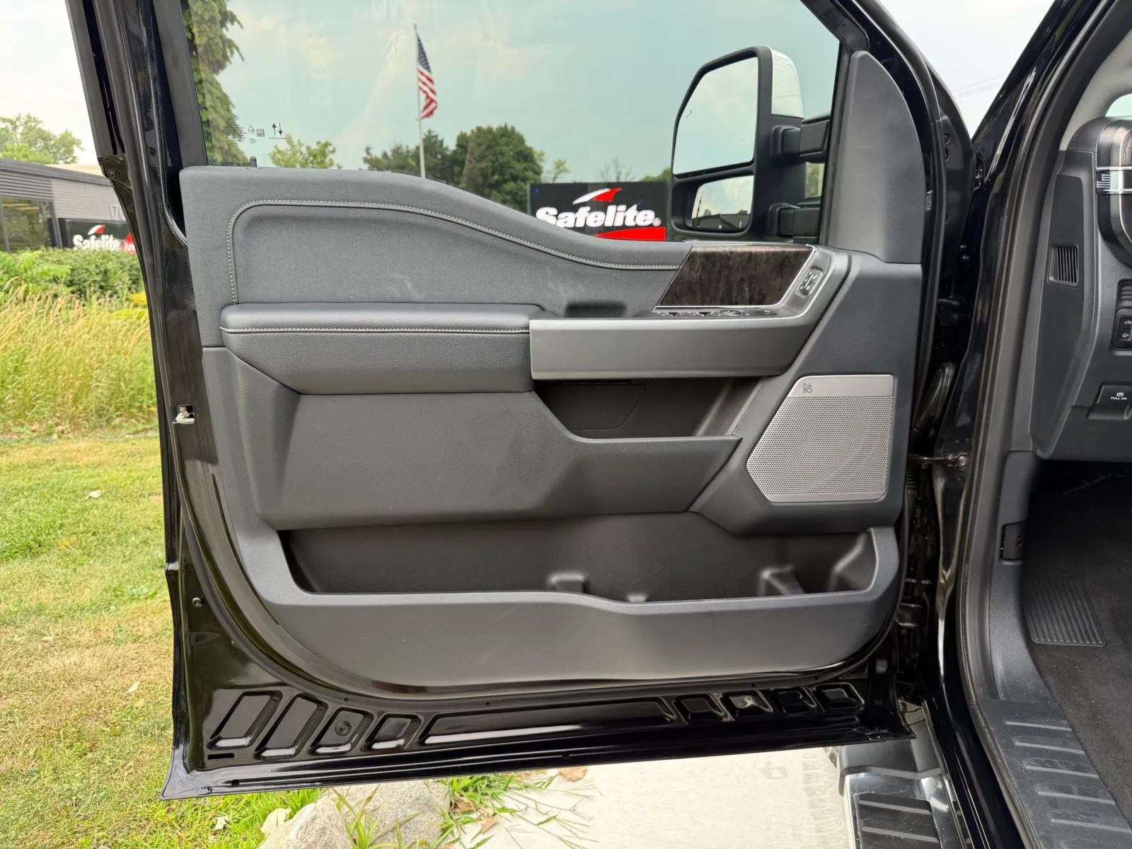Ford F-250 photo 9