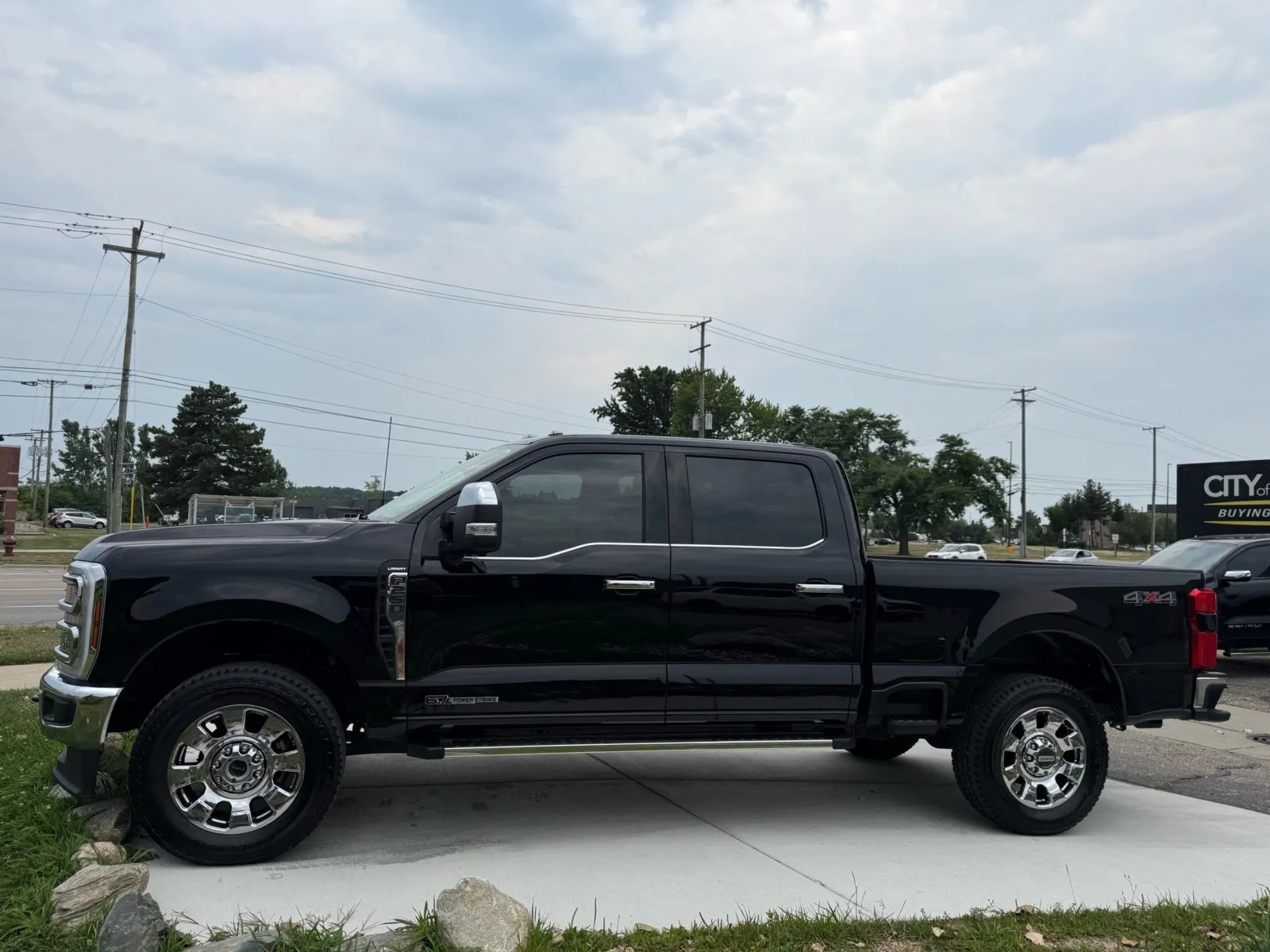 Ford F-250 photo 2