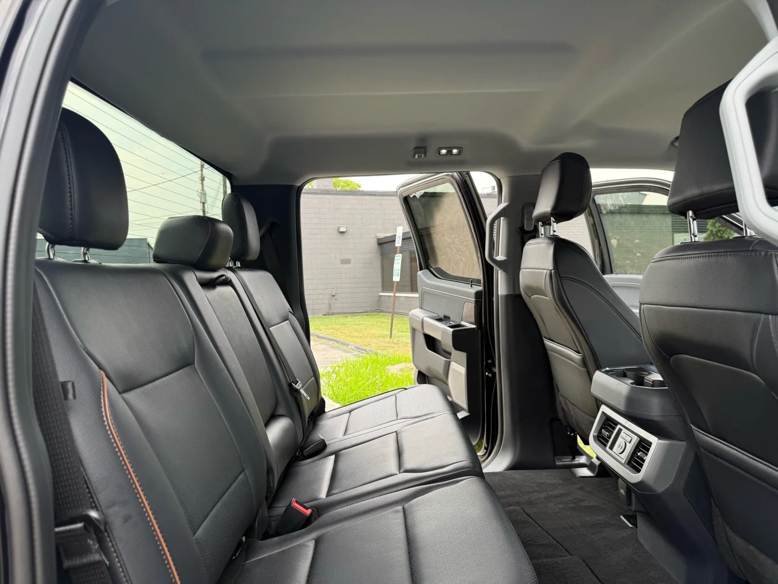 Ford F-250 photo 19