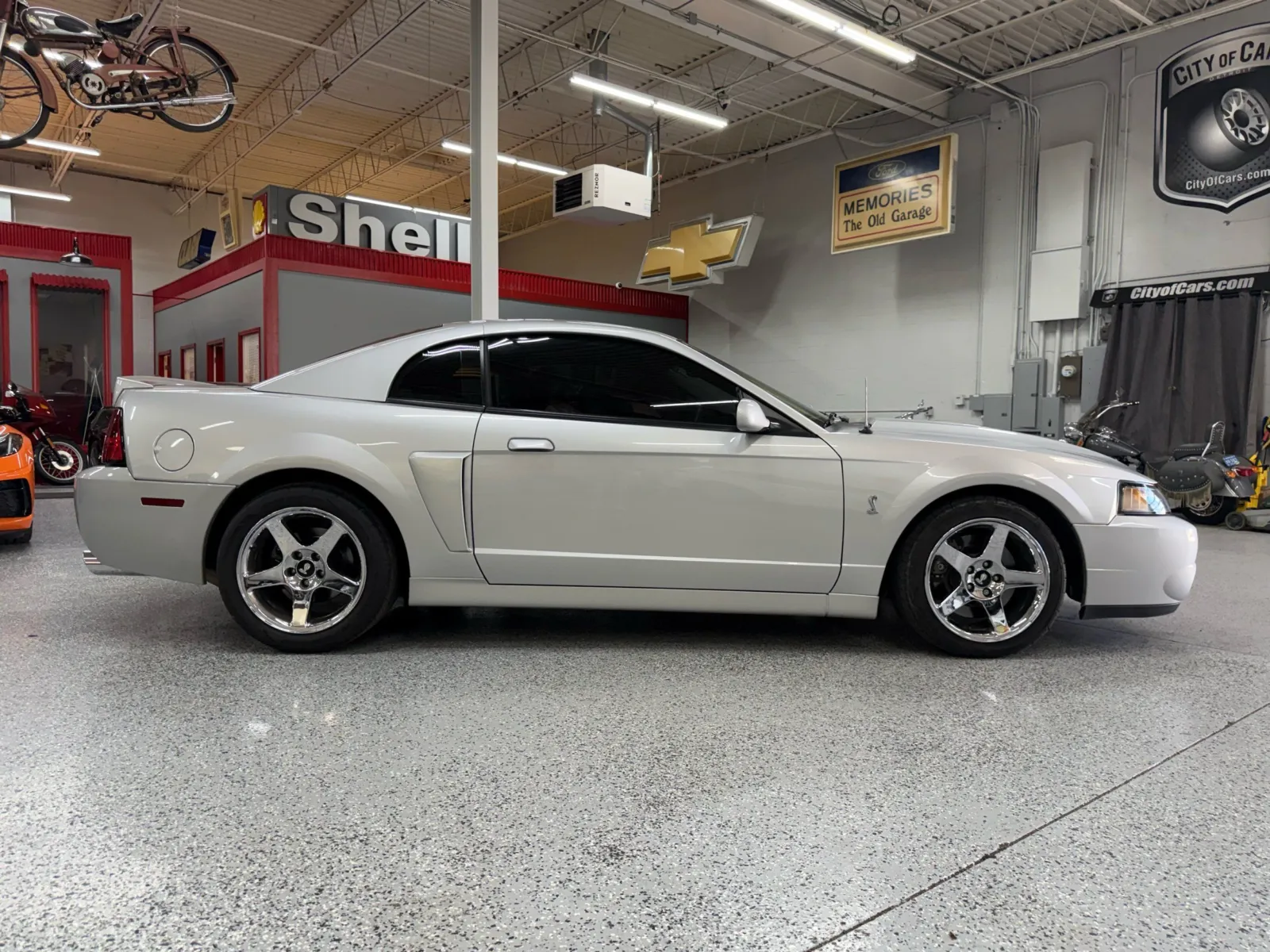Ford Mustang photo 7