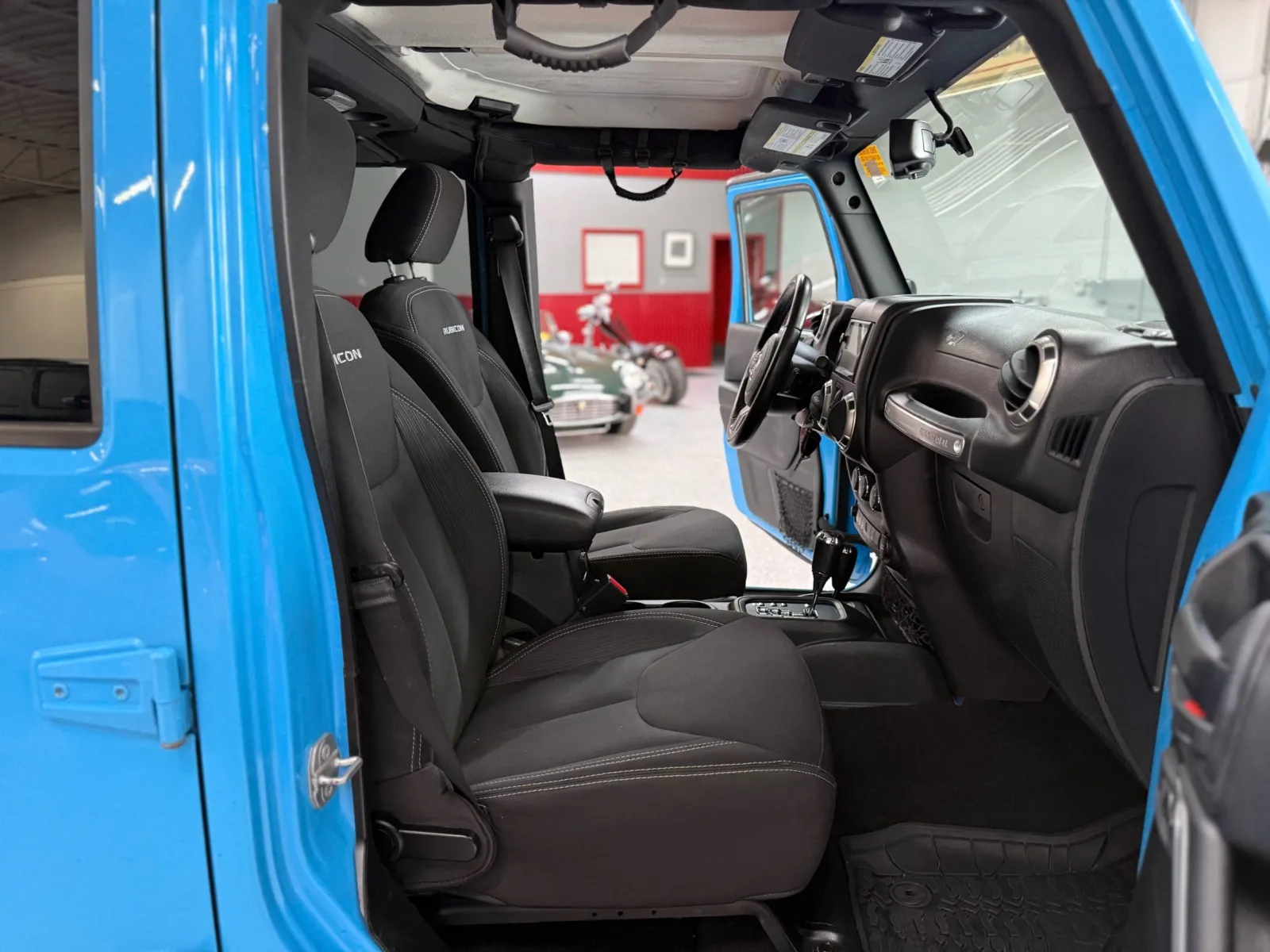Jeep Wrangler JK photo 16