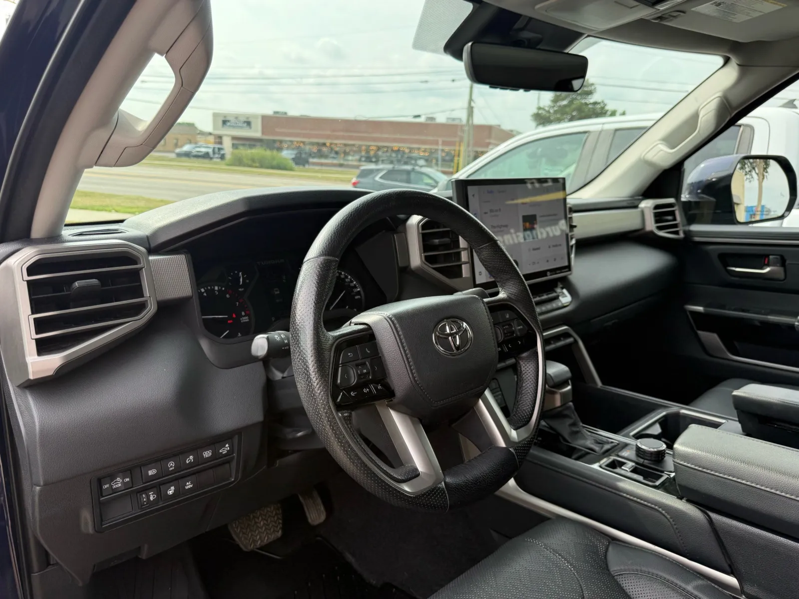Toyota Tundra photo 10
