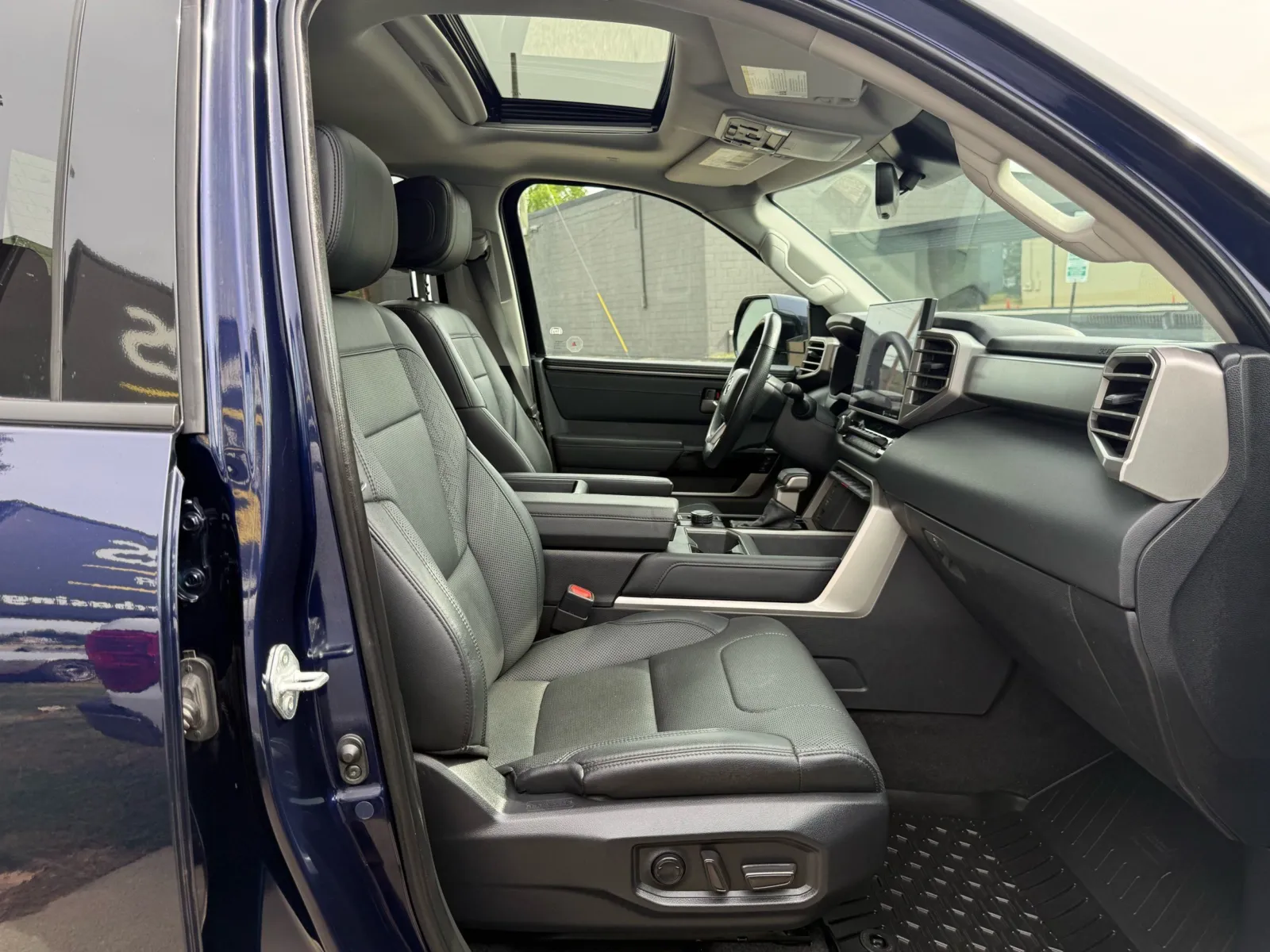 Toyota Tundra photo 17