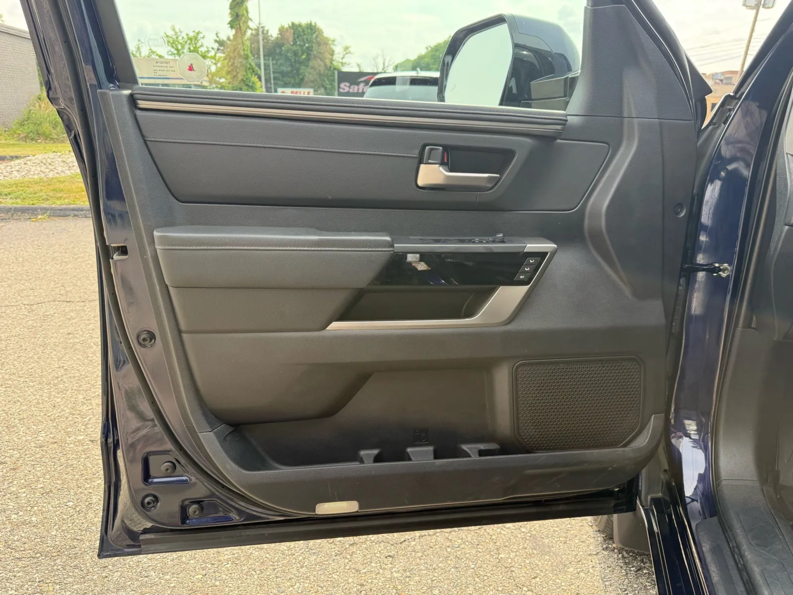 Toyota Tundra photo 9