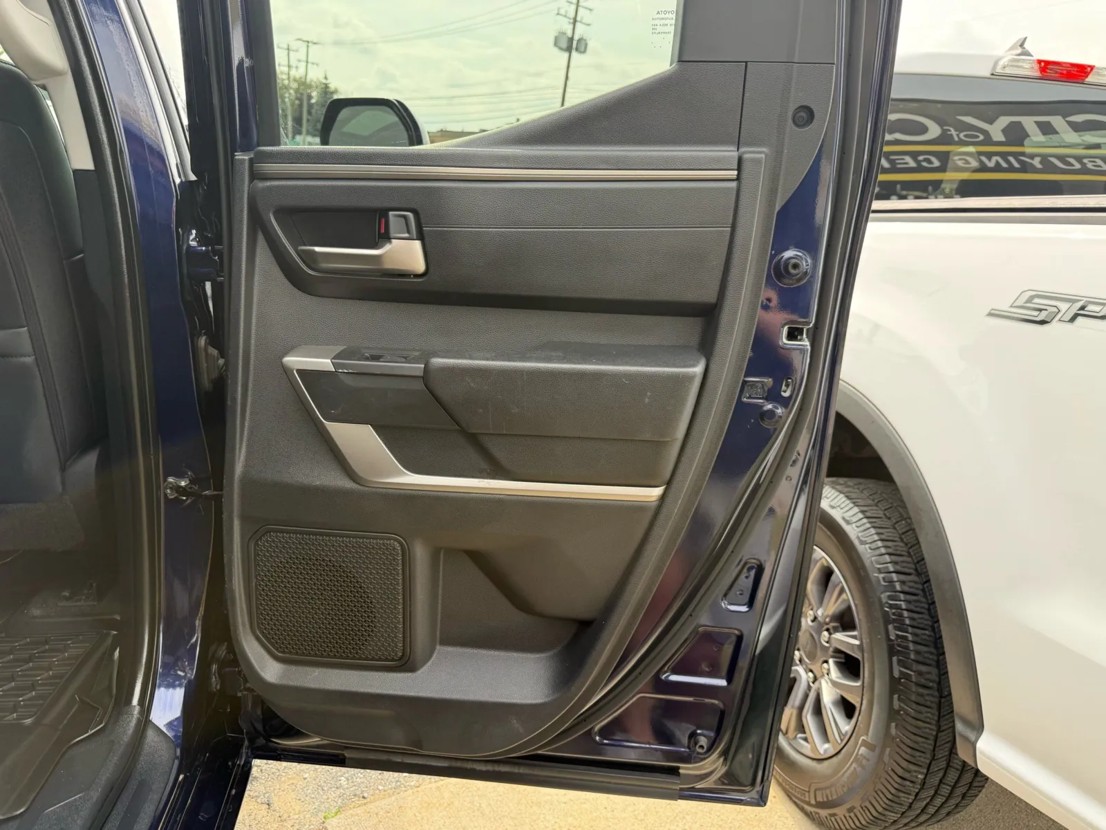 Toyota Tundra photo 18