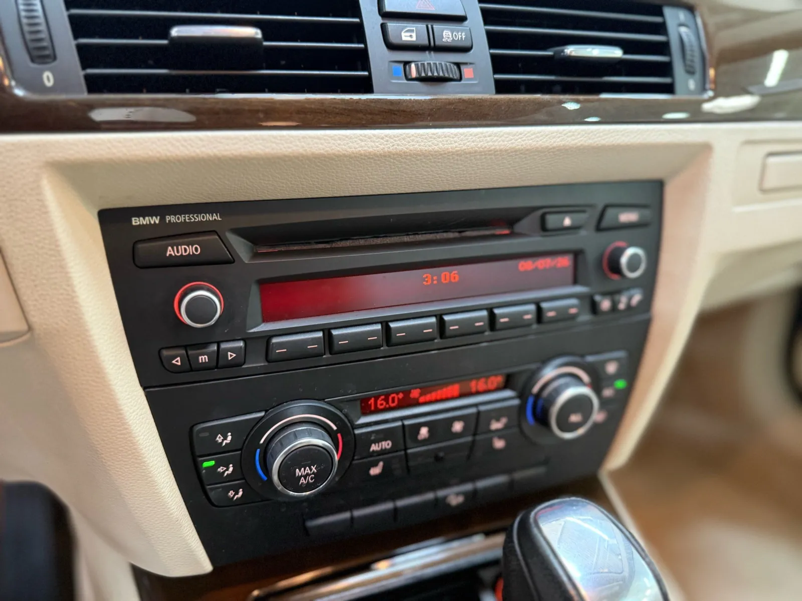 BMW 335i photo 24