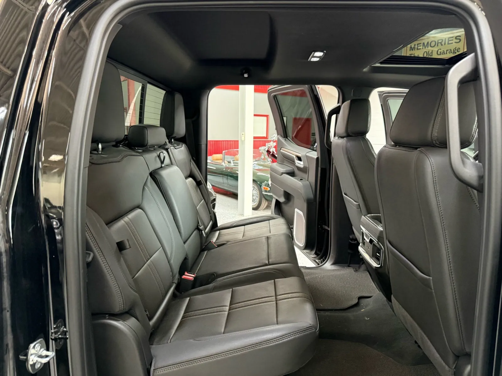 Chevrolet Silverado photo 20