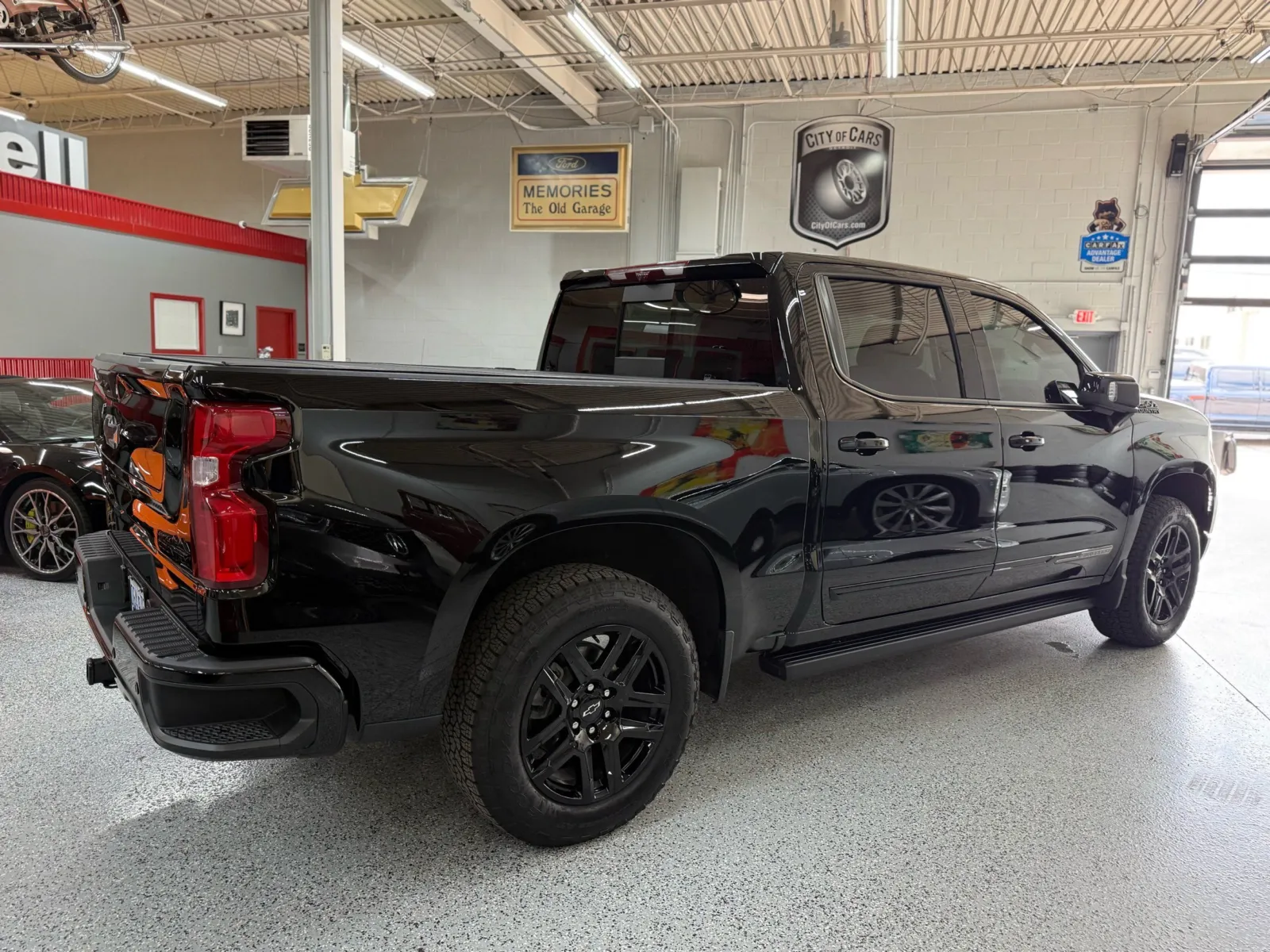 Chevrolet Silverado photo 5