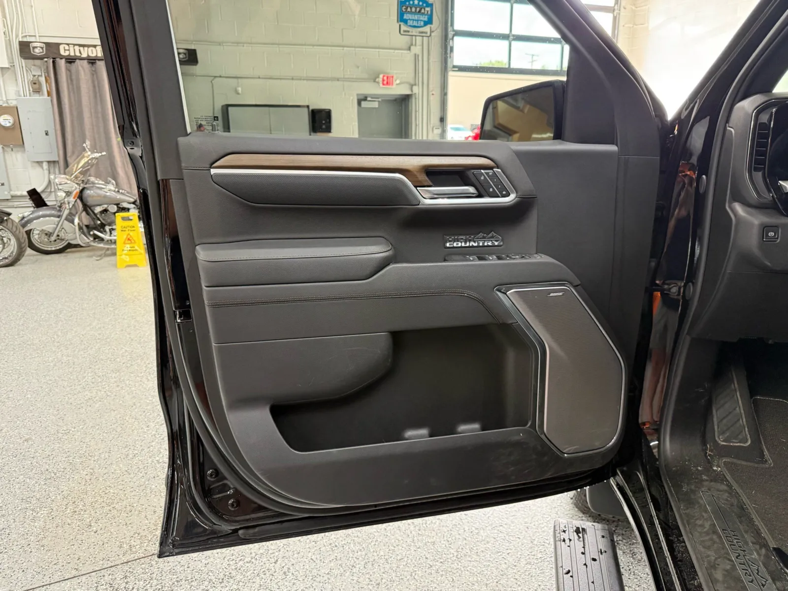 Chevrolet Silverado photo 9