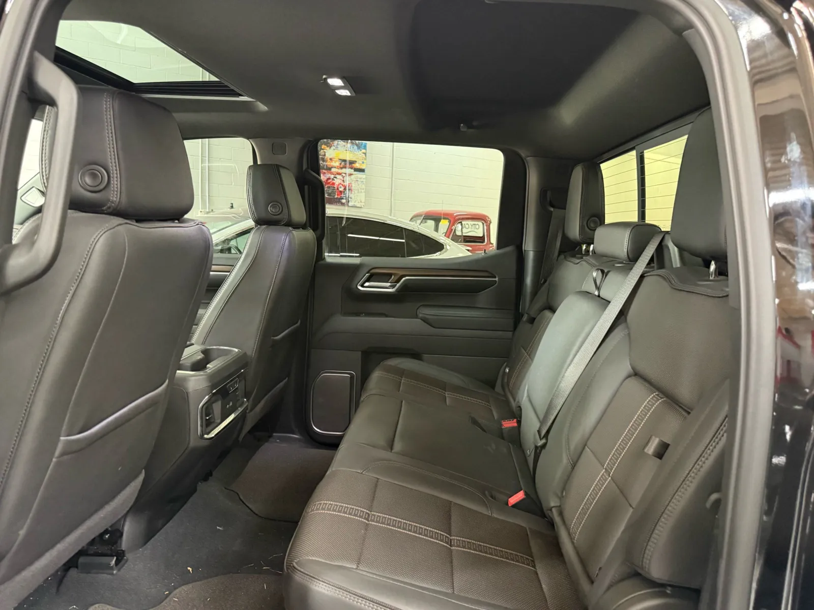 Chevrolet Silverado photo 14