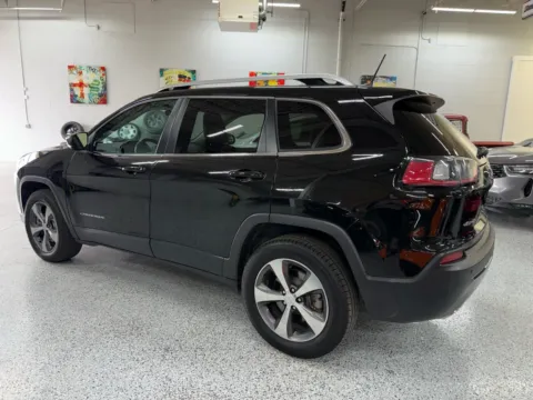 Another view of 2020 Jeep Cherokee Limited 4x4 for sale in Troy, MI at City of Cars