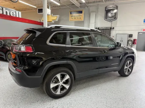 More photos of 2020 Jeep Cherokee Limited 4x4 at City of Cars, MI