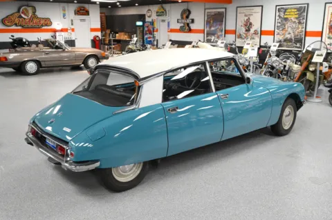 More photos of 1974 Citroen D Special at City of Cars, MI