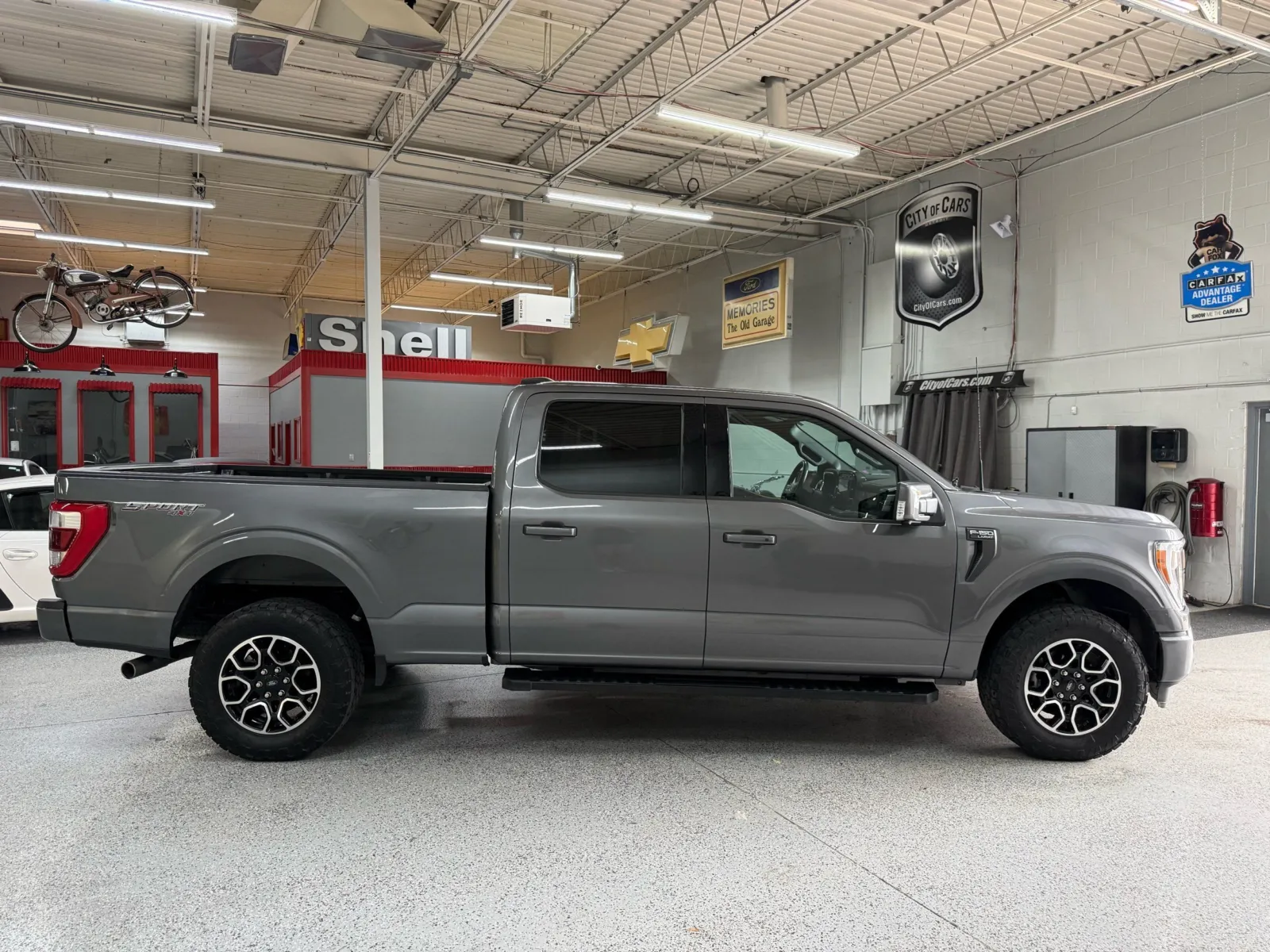 Ford F-150 photo 6