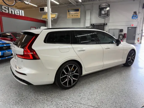 More photos of 2024 Volvo V60 Recharge Plug-In T8 Polestar Engineered at City of Cars, MI
