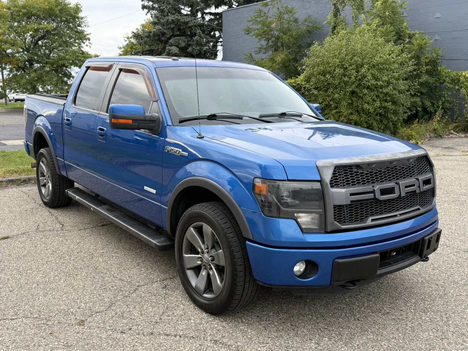 Ford F-150 photo 9