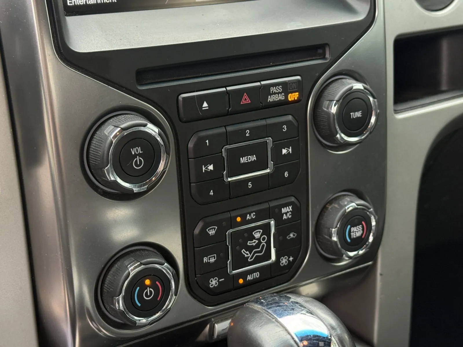 Ford F-150 photo 15