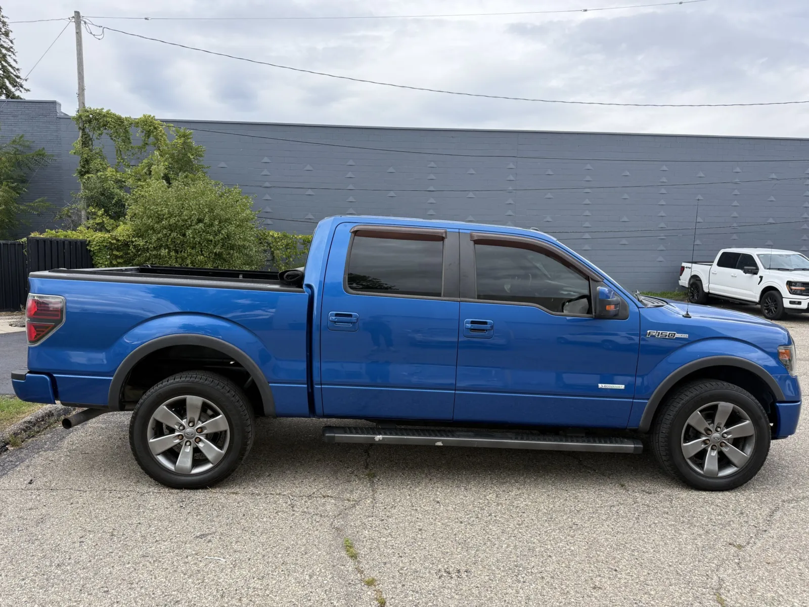 Ford F-150 photo 8