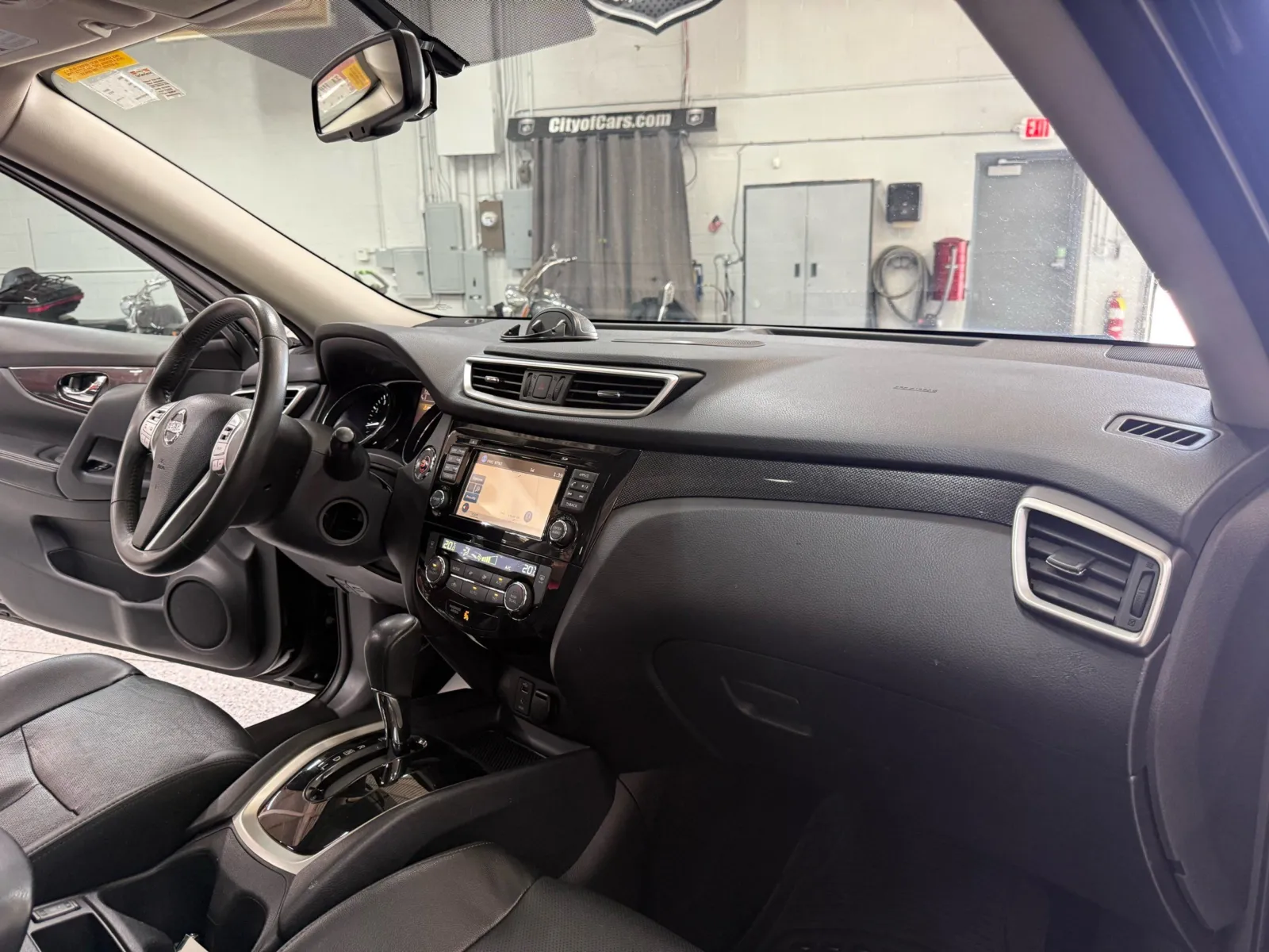 Nissan Rogue photo 16