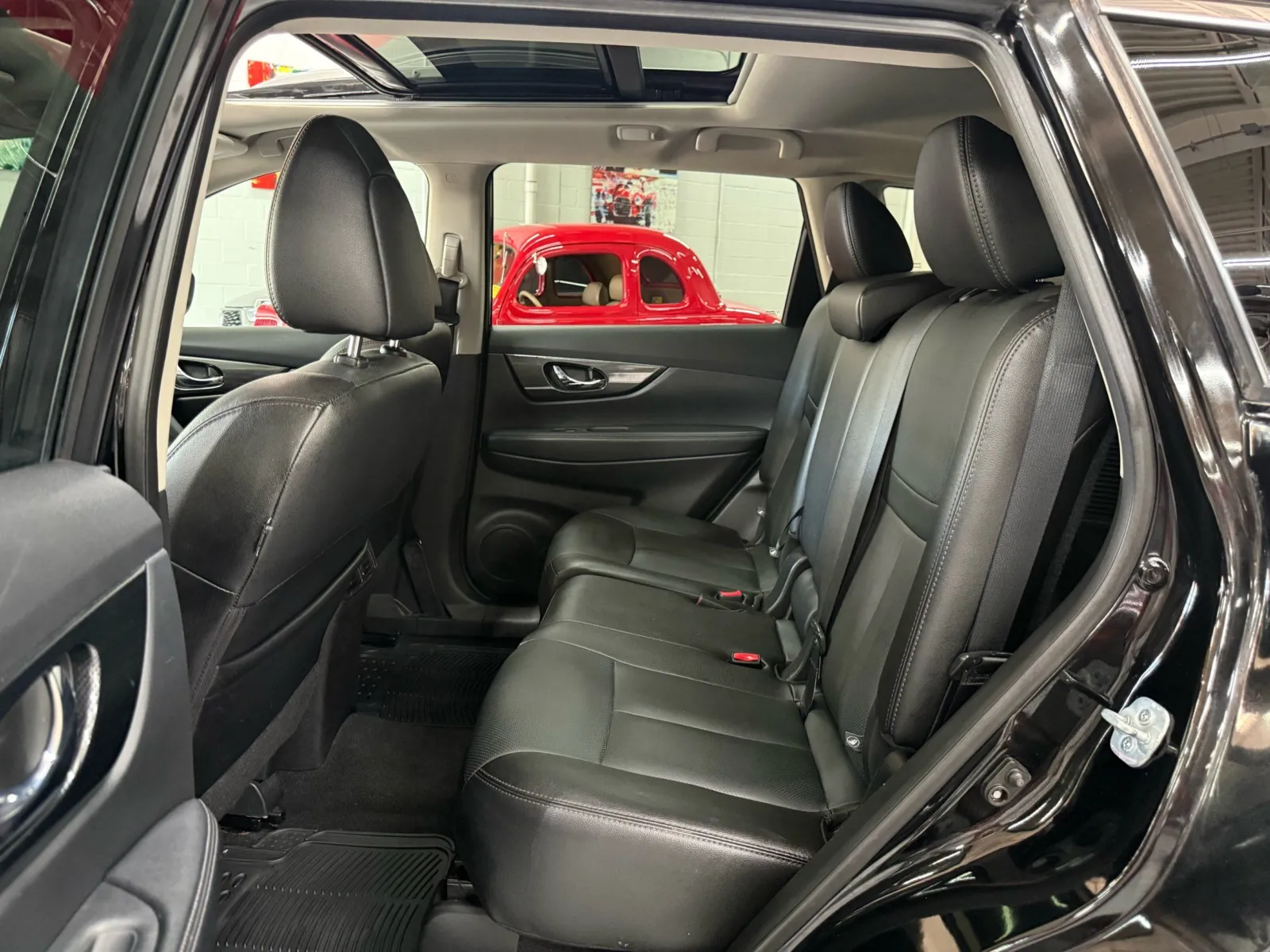 Nissan Rogue photo 14