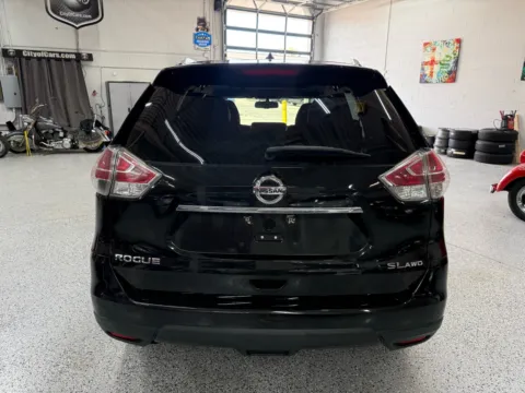 More photos of 2016 Nissan Rogue SL at City of Cars, MI