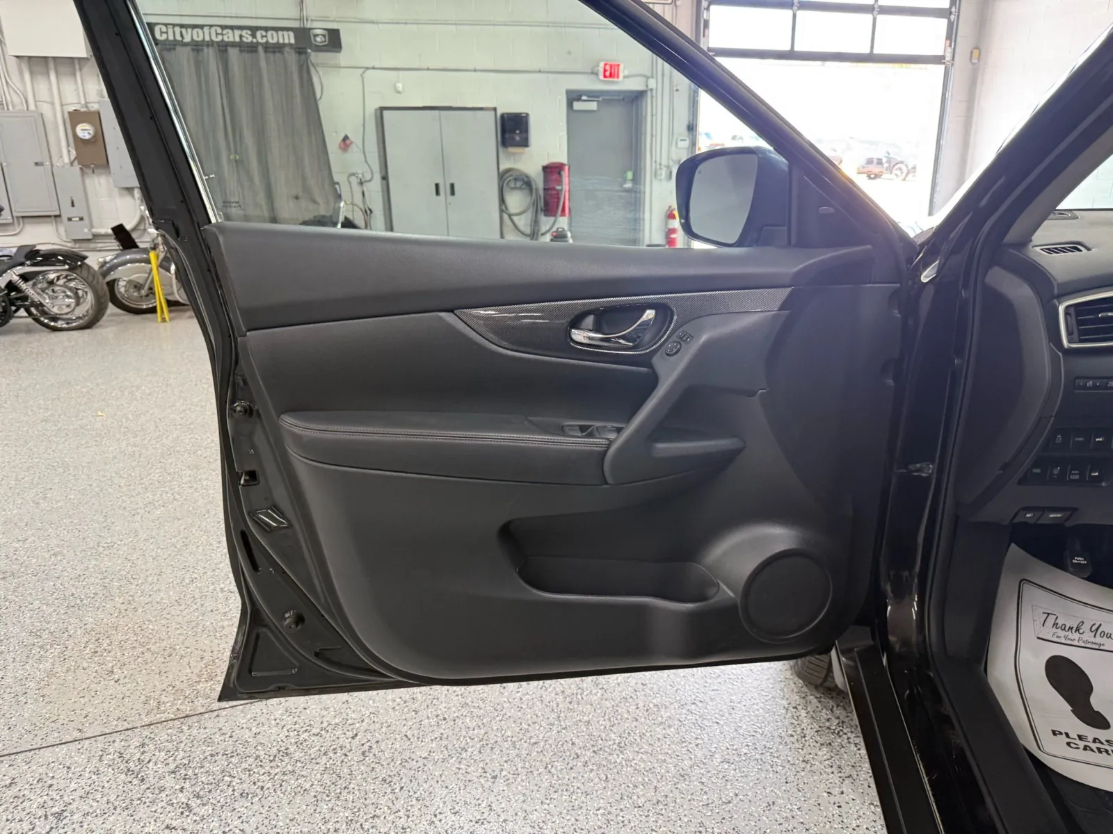 Nissan Rogue photo 9