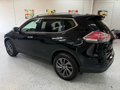 Another view of 2016 Nissan Rogue SL for sale in Troy, MI at City of Cars