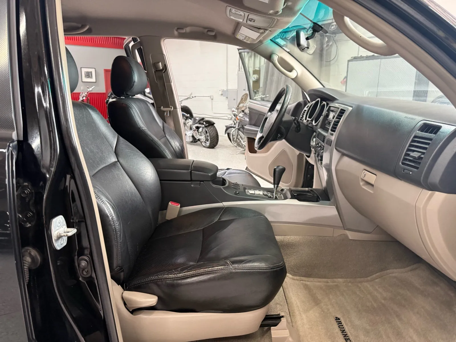 Toyota 4Runner photo 17