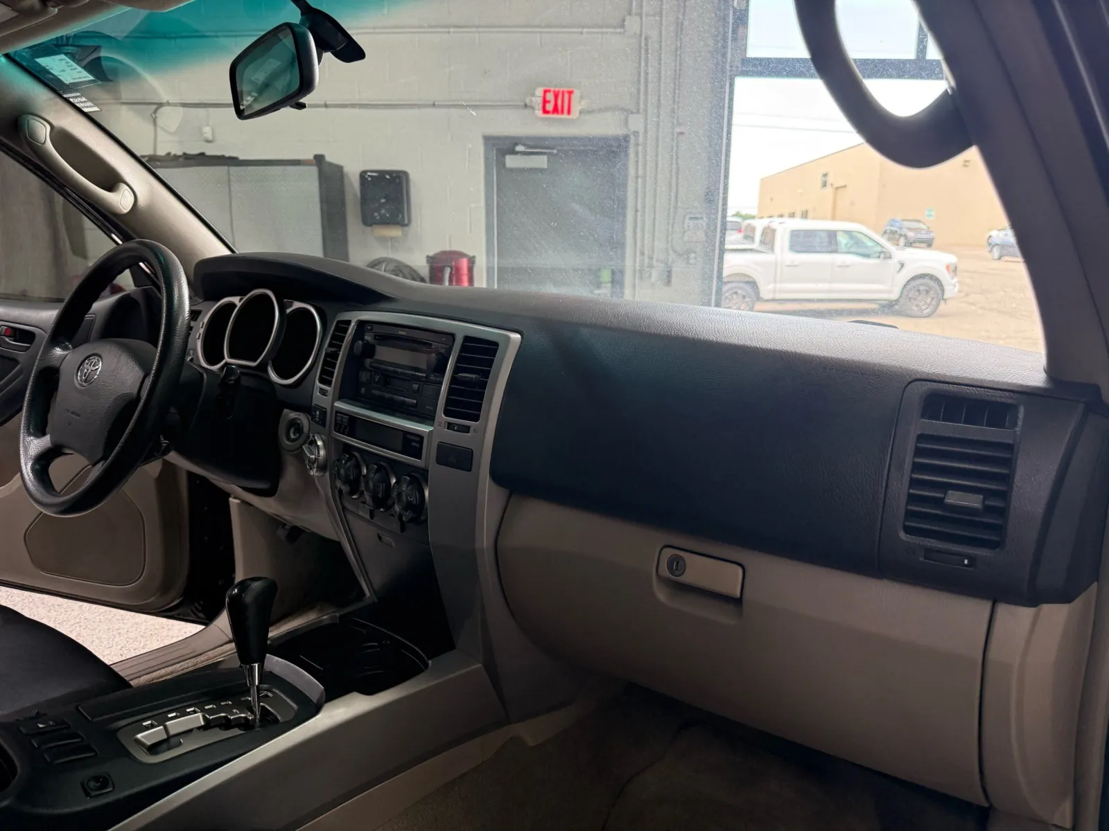 Toyota 4Runner photo 16