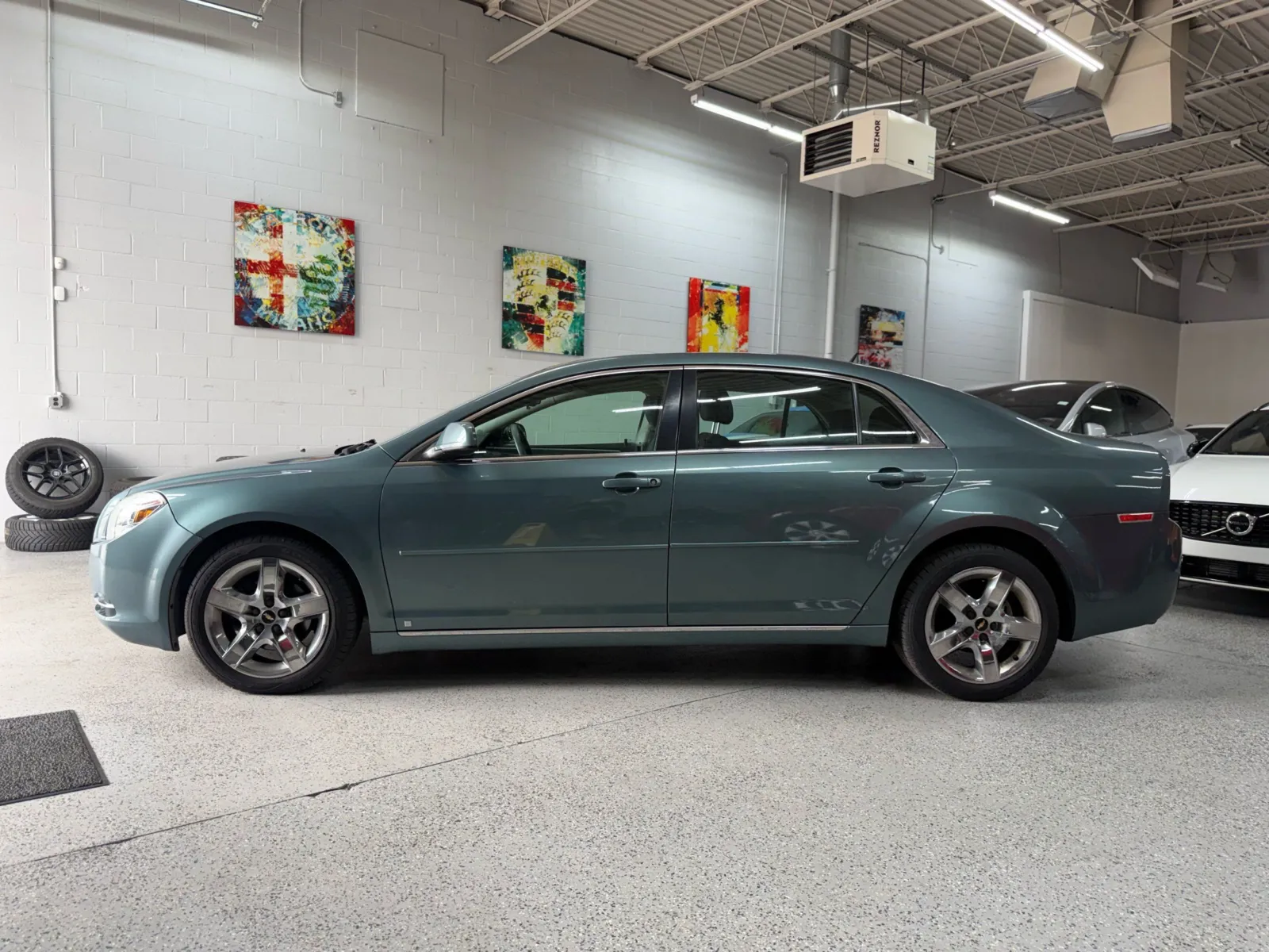 Chevrolet Malibu photo 2