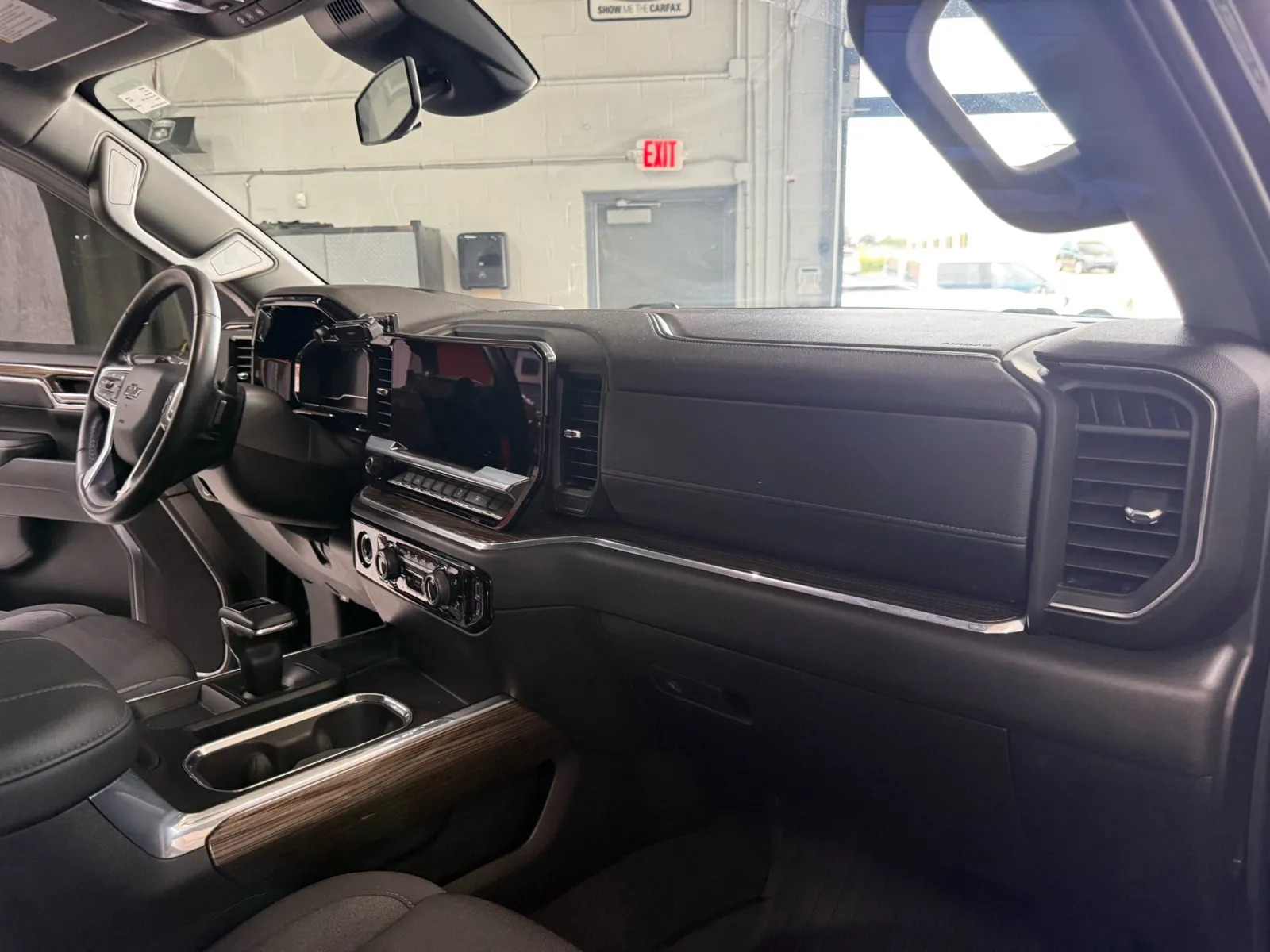 Chevrolet Silverado photo 15