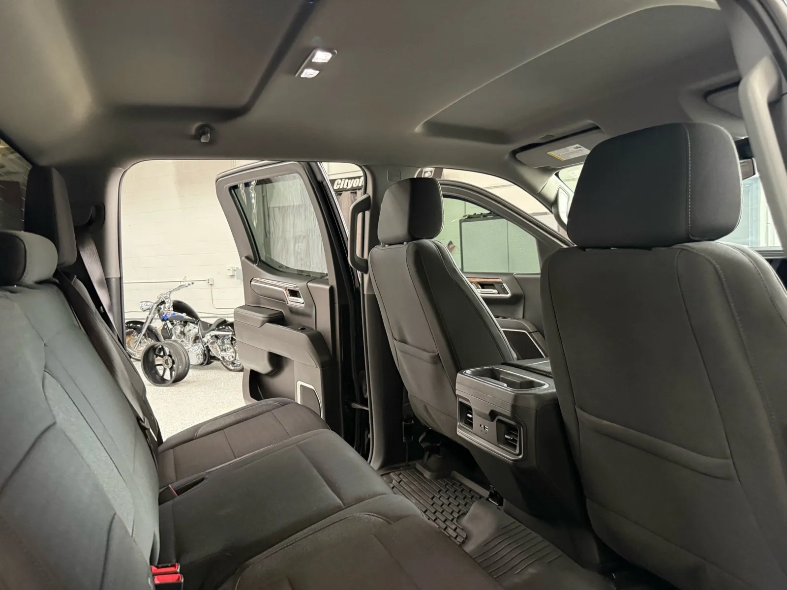 Chevrolet Silverado photo 18