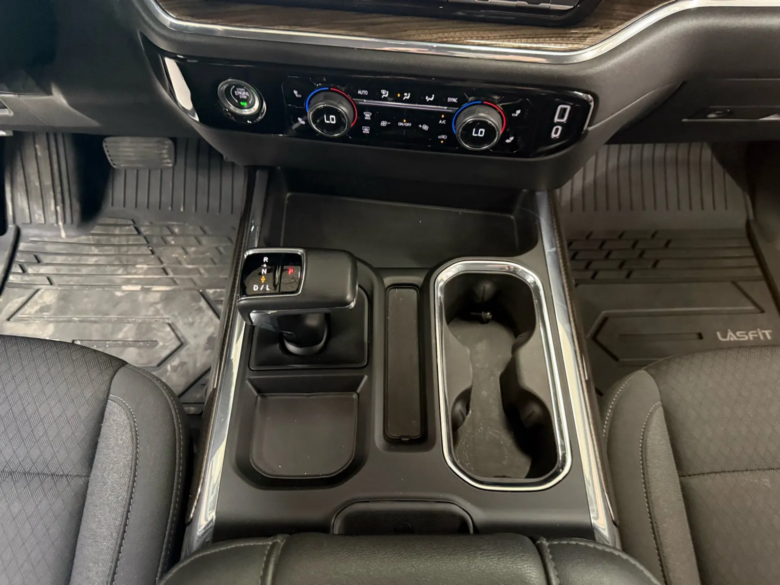 Chevrolet Silverado photo 21