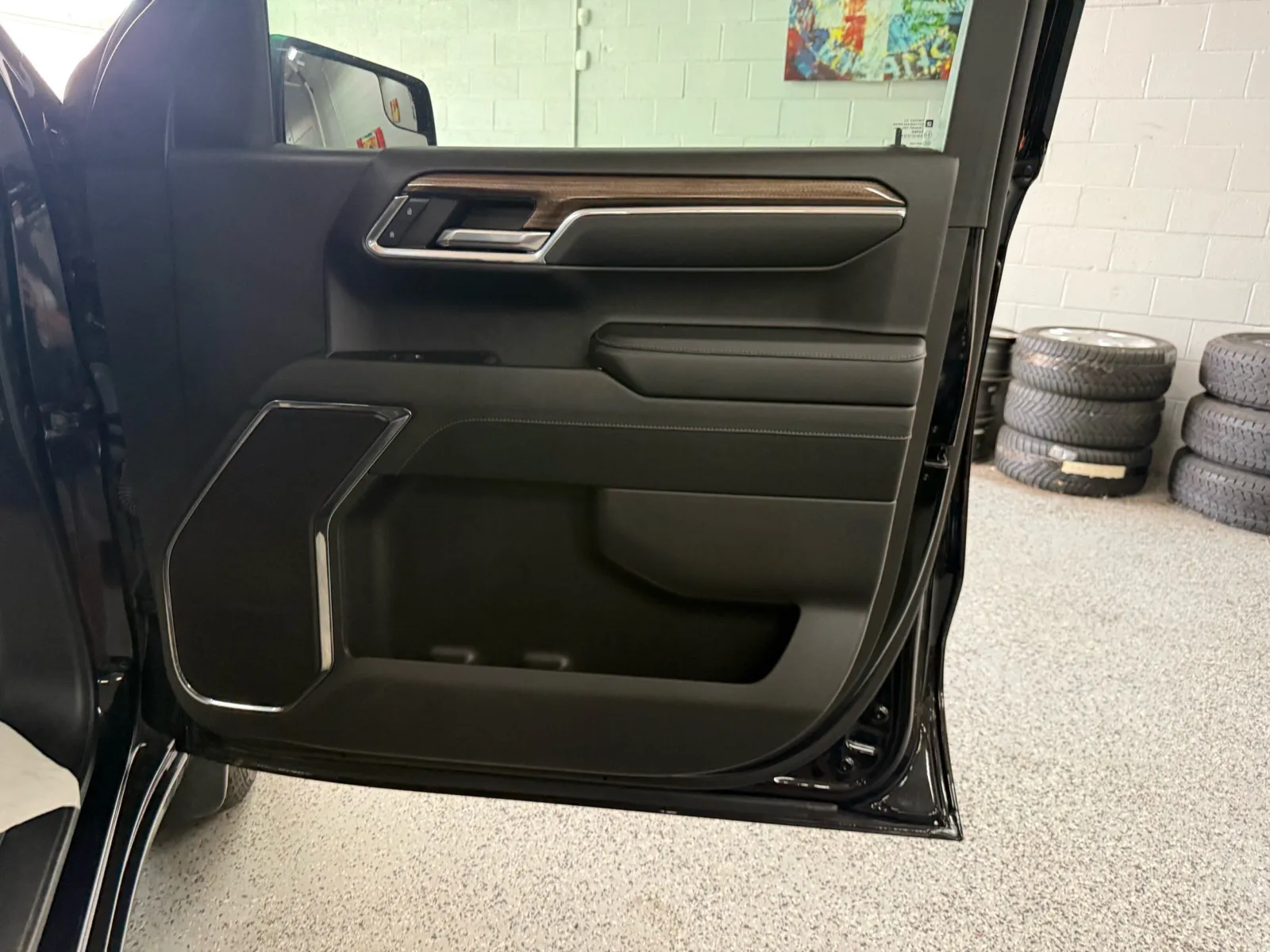 Chevrolet Silverado photo 14