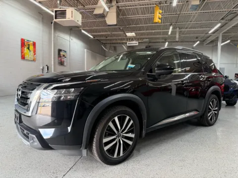 Black 2024 Nissan Pathfinder Platinum for sale in Troy, MI