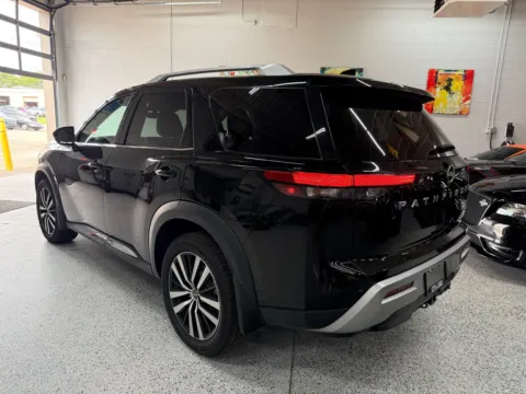 Another view of 2024 Nissan Pathfinder Platinum for sale in Troy, MI at City of Cars