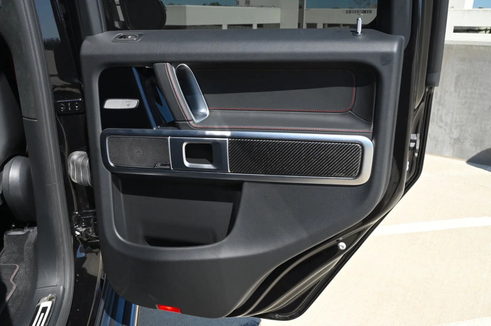 Mercedes-Benz G 550 photo 32